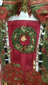 Christmas Quilted Wall-Hanging 'Poinsetta + Red Front Door'