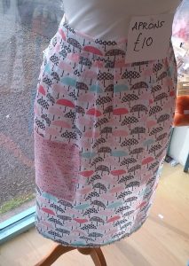 Pretty Retro/vintage Waist Pinny/Apron. Cotton. Patch pocket