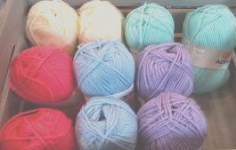 Box 10 x 50g Double Knit Wool, Perfect for Patchwork Blankets, Crochet, Mixed Cols